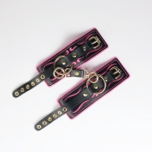 Черные кожаные наручники с розовой строчкой - Crazy Handmade - купить с доставкой в Коломне