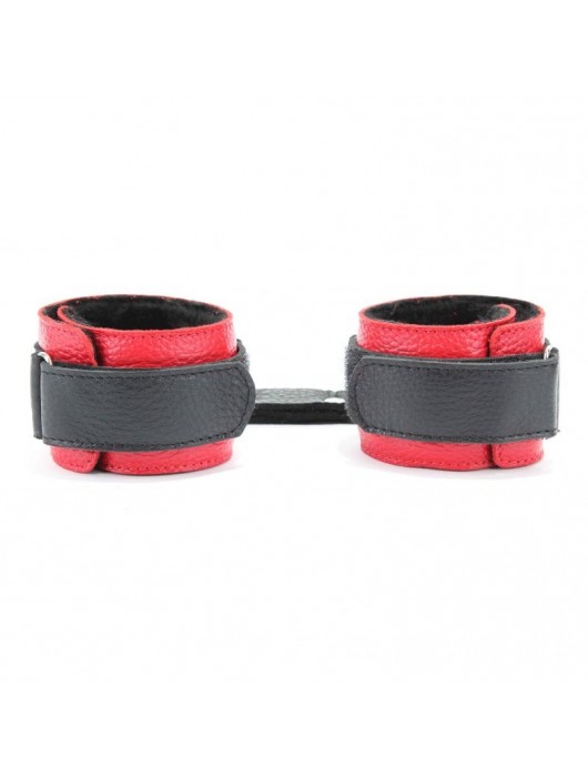 Красно-чёрные кожаные наручники с меховым подкладом - БДСМ Арсенал - купить с доставкой в Коломне